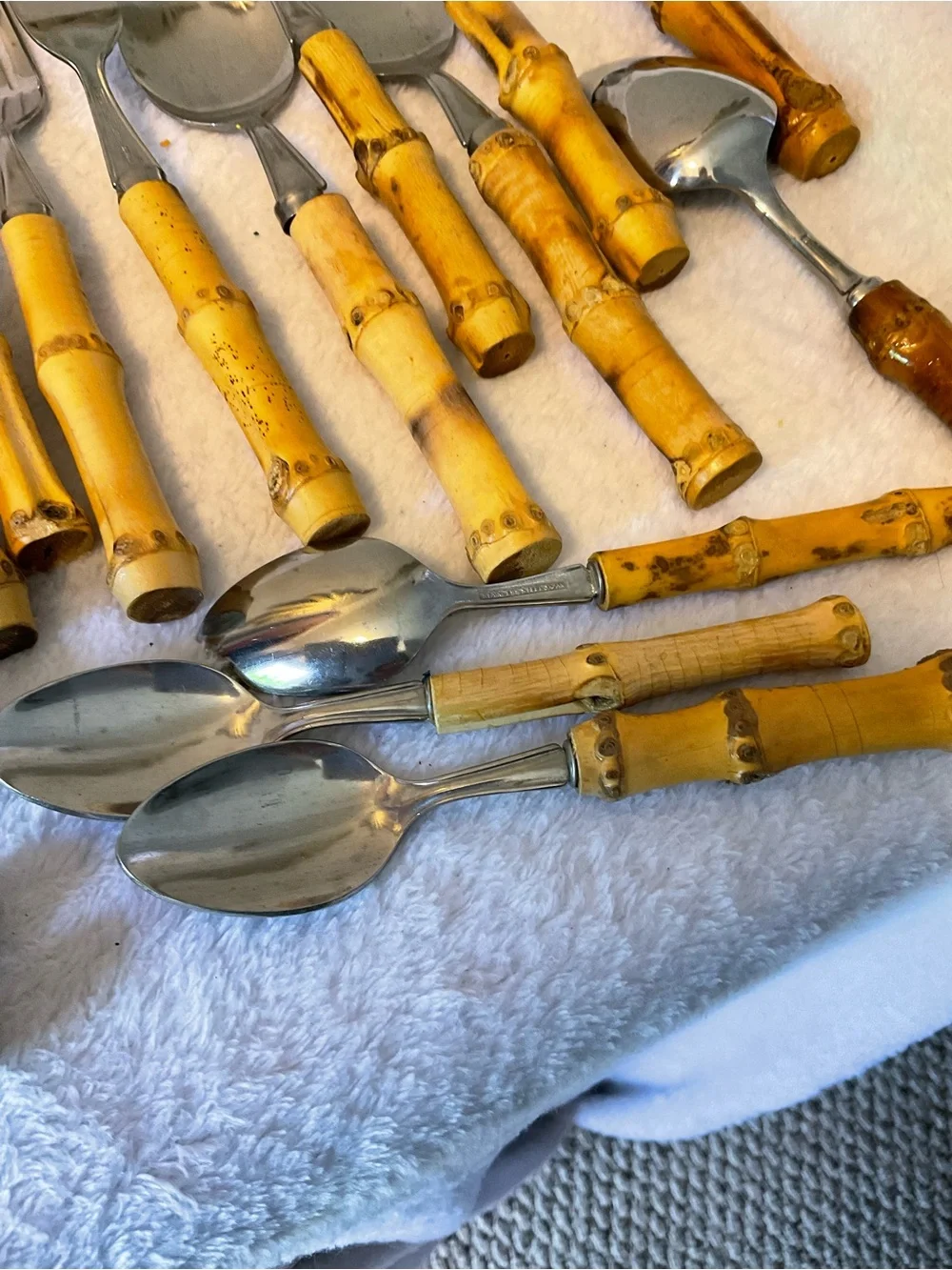 VINTAGE MCM AUTHENTIC BAMBOO HANDLE TIKI FLATWARE STAINLESS STEEL JAPAN 24 pcs - Picture 12 of 13